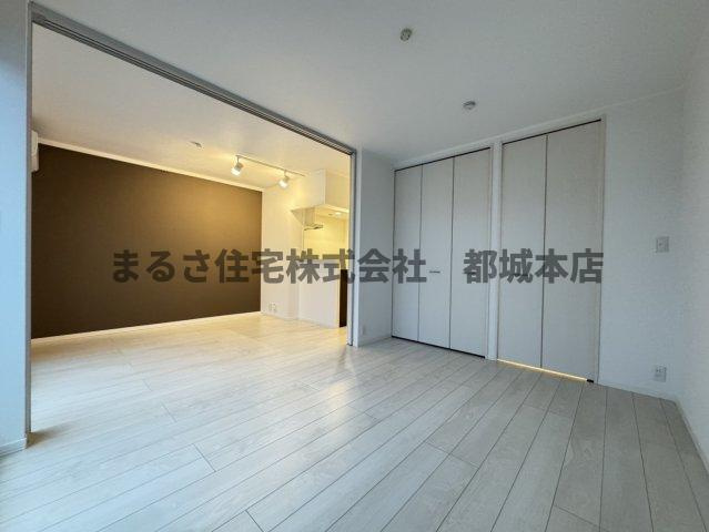 サンハイムサザン一万城の洋室