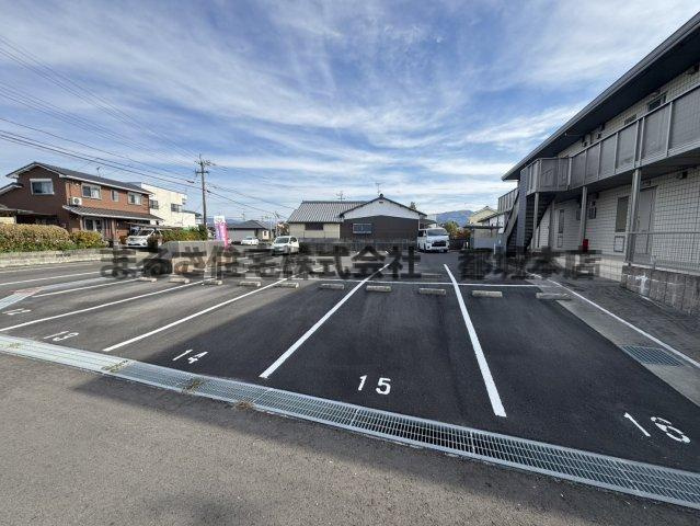 サンハイムサザン一万城の駐車場|駐車場になります。