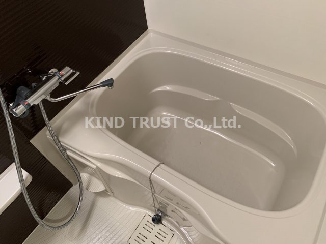 シェリロ神山の浴室|コンパクトで使いやすいお風呂です