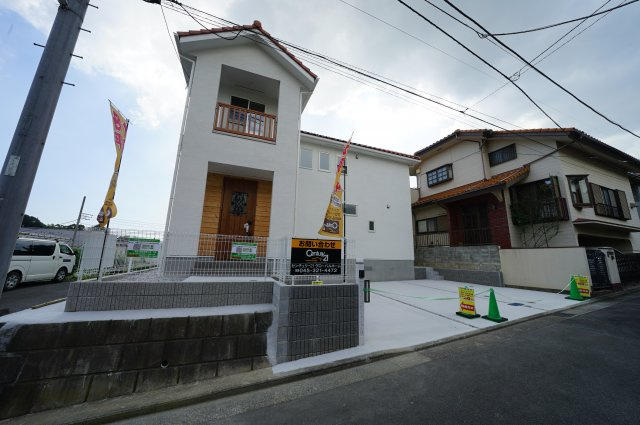 １１０．１３㎡の大型５ＬＤＫ♪カースペース３台♪保土ヶ谷区新桜ケ丘1丁目　新築戸建の外観|敷地面積50坪以上の広々としたお住まいです。