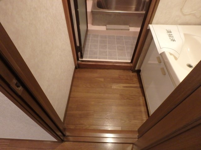 衣摺4丁目戸建の洗面所