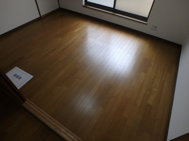 衣摺4丁目戸建の洋室