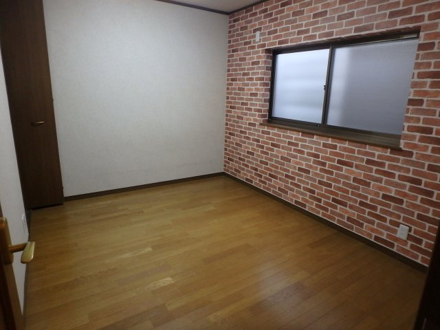 衣摺4丁目戸建の洋室