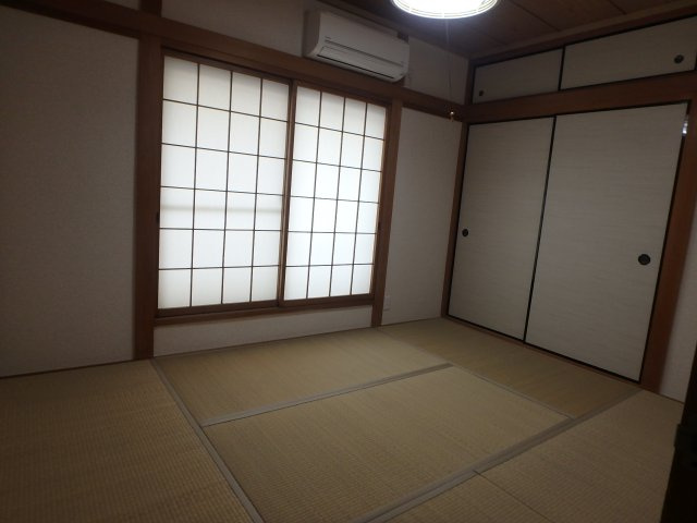 衣摺4丁目戸建の和室