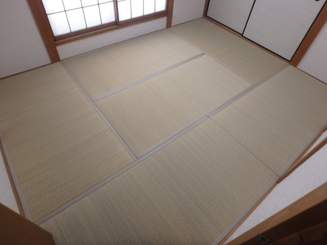 衣摺4丁目戸建の和室
