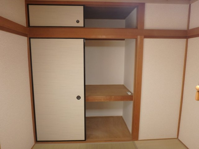 衣摺4丁目戸建の収納