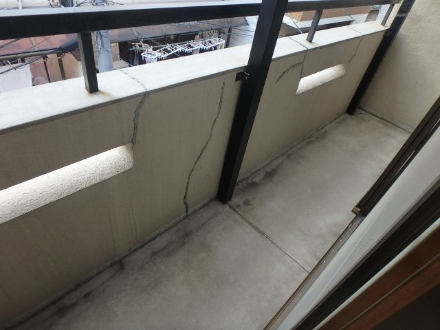 衣摺4丁目戸建のバルコニー