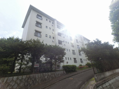 【外観】 | たまプラーザ団地7街区3号棟 | 外観です。
南西向き、足音等階下の心配のない1階住居、水廻りに窓が有り日当り・風通し良好です。