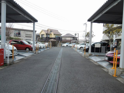 【駐車場】 | コモア六浦二番館 | 機械式駐車場です。
お車をお持ちの方も安心です。