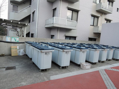 【その他共用部分】 | コモア六浦二番館 | ゴミ置場です。
敷地内にあるのでゴミ出しが楽ちんです。