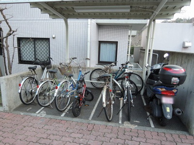 【その他共用部分】 | コモア六浦二番館 | 駐輪場もあります。
