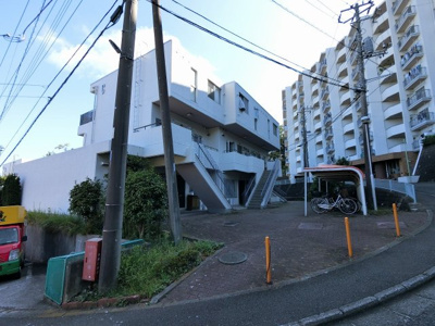 【外観】 | ドルミ藤沢C棟 | 小田急江ノ島線「藤沢本町」駅徒歩14分
JR東海道線「藤沢」駅バス10分「聖園女学院前」停歩1分。
