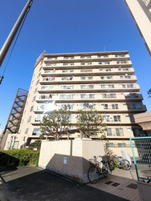 【外観】 | NICハイム東矢口第一 | 北東角部屋につき採光・風通し良好です。
収納力のあるウォークスルークローゼット付♪