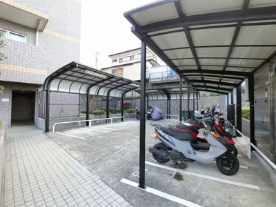【その他共用部分】 | ゼファー横濱サウサリート神之木公園 | バイク置場