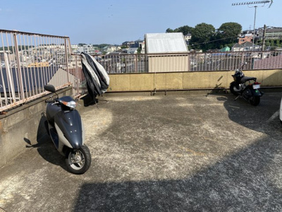 【その他共用部分】 | 妙蓮寺松見台ハイツ | バイク置場
