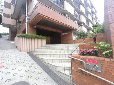 【エントランス】 | ハイマート横浜 | ブルーライン「阪東橋」駅徒歩11分
JR京浜東北線「石川町」駅徒歩20分、京急本線「黄金町」駅徒歩16分。