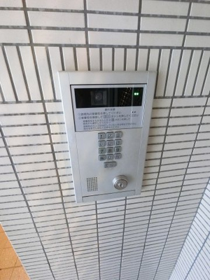 【その他共用部分】 | 保土ヶ谷パーク・ホームズ二番館 | オートロック付きのマンションです。
防犯面も安心です。