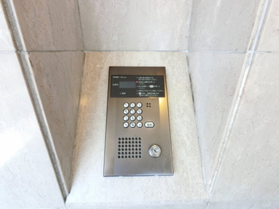 【その他共用部分】 | コスモ富岡ロイヤルフォルム | 防犯面でも安心のオートロック付です。