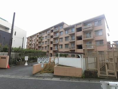 【外観】 | シャンボール新横浜 | 二面バルコニー・前面に鳥山川があり眺望・陽当り良好です。
暮らしやすさと機能性が調和したベーシックな3LDK。