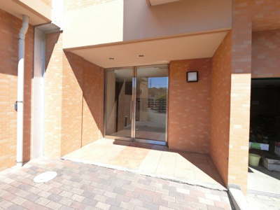 【エントランス】 | ファミールガーデン横浜・小机壱番館 | エントランス