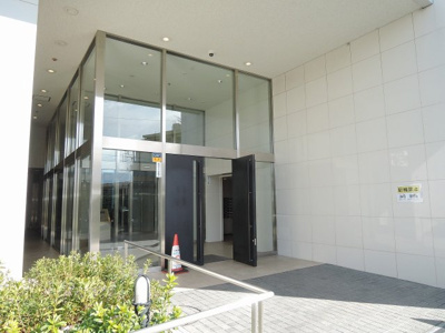 【エントランス】 | 多摩川ファインフィールズA棟 | JR東海道本線・京浜東北線・南武線・京浜急行本線「川崎」駅バス6分「小向」停歩6分。