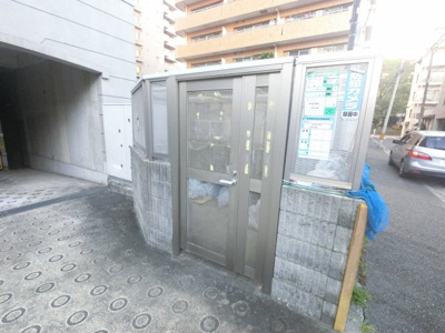 【その他共用部分】 | ルシオン大通り公園 | ゴミ置き場です。
敷地内にあるのでゴミ出しが楽ちんです。