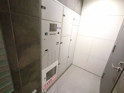 【その他共用部分】 | クリオ川崎南幸町 | 不在時にもお荷物が受け取れる宅配ボックスです。