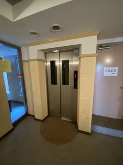 【その他共用部分】 | お買い物時やベビーカーの出し入れに便利なエレベーター付