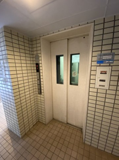 【その他共用部分】 | お買い物時やベビーカーの出し入れに便利なエレベーター付