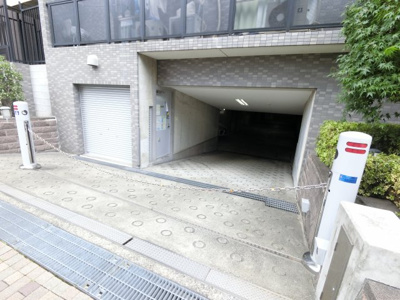 【駐車場】 | クレッセント新横浜ツインズイースト | 駐車場入口