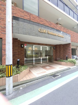 【エントランス】 | クリオ吉野町伍番館 | 横浜市営地下鉄ブルーライン「吉野町」駅徒歩5分・「阪東橋」駅徒歩7分
京急本線「黄金町」駅徒歩8分と好立地。