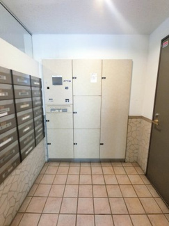 【その他共用部分】 | 不在時にもお荷物が受け取れる宅配ボックスです。