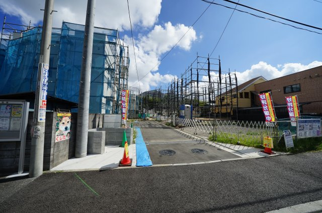 全１０棟の整った環境！ＬＤＫ２１帖、カースペース２台♪スカイバルコニー付。保土ヶ谷区今井町　全１０棟新築戸建の外観|全10棟の大規模な分譲地で、整えられた街並みが魅力的です。
