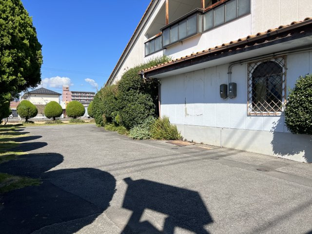 西条市三津屋南店舗付住宅【2,800】192.11坪　68.67坪の駐車場