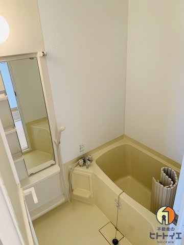 ロイヤルイズミP2の浴室