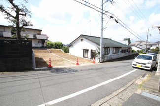 【前面道路含む現地写真】