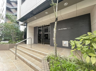 【外観】 | セキュリティにばっちり配慮されたオートロックマンション。女性のお一人暮らしでも安心です♪