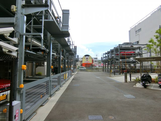 ヴェリテ富田林の駐車場