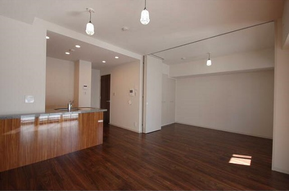 台東区上野７丁目の賃貸マンションの居間・リビング