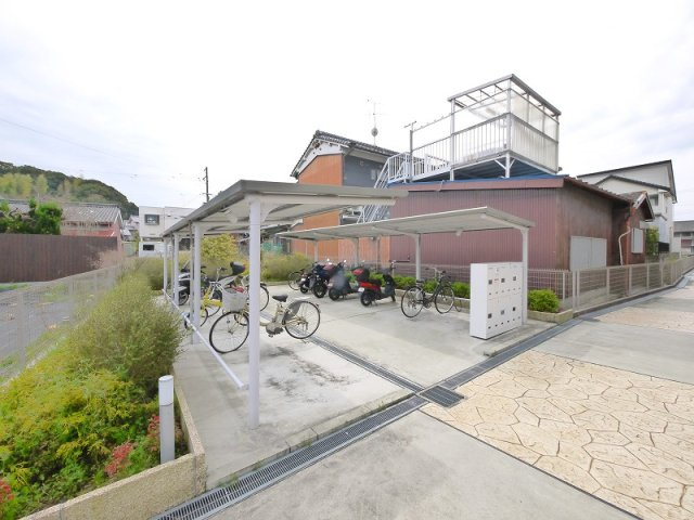リバーヒル　Ｍ．のその他共用部分|屋根付き駐輪場