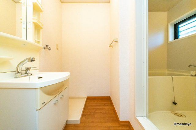 藤 Lin denの洗面所