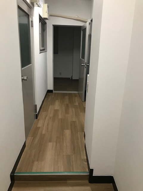 田中ビルの玄関