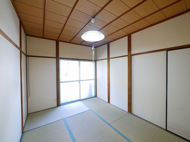 東九条町貸家（1498-9）の和室|ゆったりとくつろげる和室です