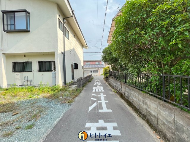長延中古住宅の前面道路含む現地写真
