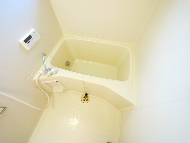 セジュール三笠Aの浴室|きれいなお風呂です