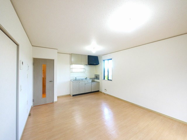 セジュール三笠Aの居間・リビング|使いやすい居間です