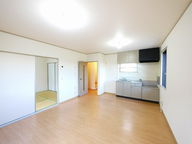 セジュール三笠Aの居間・リビング|リビングです