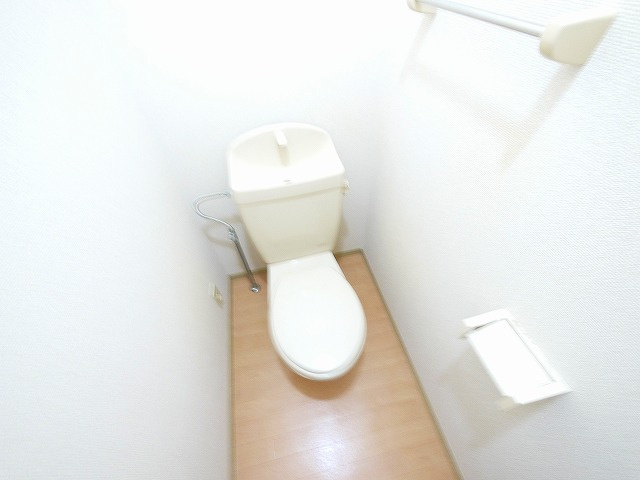 セジュール三笠Aのトイレ|ゆったりとした空間のトイレです