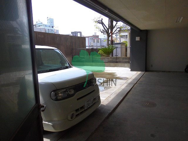 ドリーム県庁前の駐車場