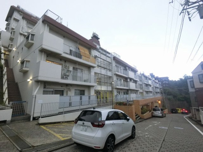 【外観】 | ハイラーク上大岡 | 京急本線「上大岡」駅徒歩11分、横浜市営地下鉄ブルーライン「港南中央」駅徒歩7分と好立地。